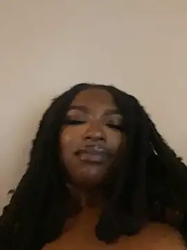 PrincessRayari Chat XXX in diretta
