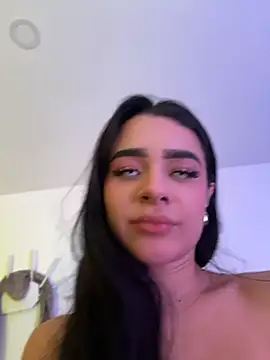 emma_soul1's Live XXX Chat