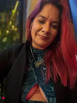 JulianaDiiaz's Live XXX Chat