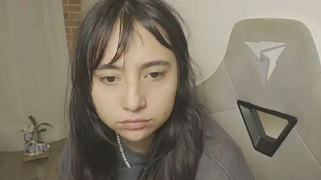 צ'אט XXX בשידור חי של EmmitaGarcia