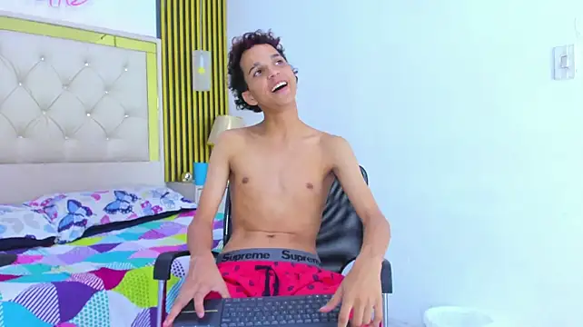 JustinSecret লাইভ XXX চ্যাট