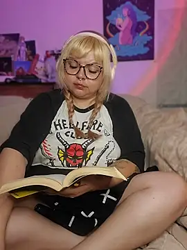 Živý XXX chat Satyn_doll