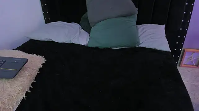 Loogert11 – Naživo XXX chat