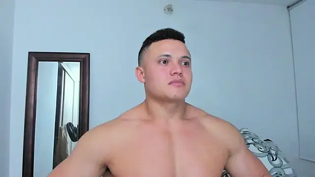 Chatroom XXX en direct de KingLevi01