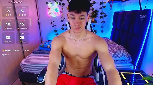 Luke_Muscle Adlı Modelin Canlı XXX Sohbeti
