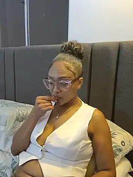 BiiancaEstradaa Adlı Modelin Canlı XXX Sohbeti