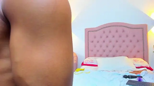 Molyrestrepo live XXX chat