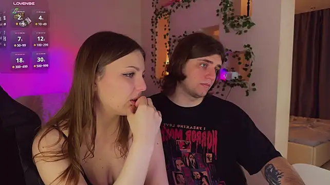 RobertAndLinela élő XXX-chatje