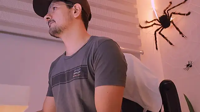 แชท XXX สดของ DerekGrayX