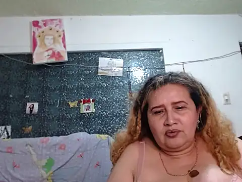 XXX chat uživo modela Perla1981--