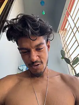צ'אט XXX בשידור חי של GunSlay