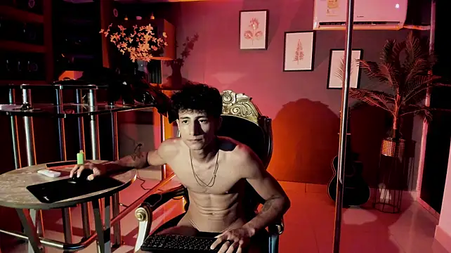 MaxiimoRomano_ লাইভ XXX চ্যাট