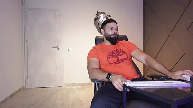 mattmasterss Adlı Modelin Canlı XXX Sohbeti