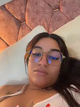 Chatroom XXX en direct de Little_Gaby_