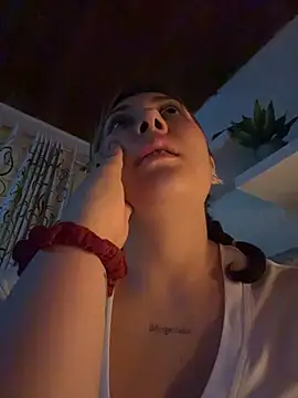 XXX chat uživo modela KittyObsession