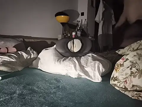 Multisquirt 现场XXX聊天