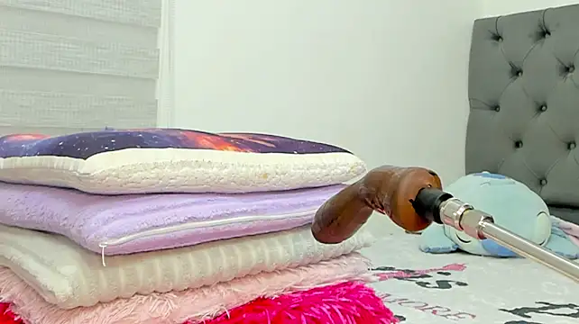Elizabeth_18_'s Live XXX Chat
