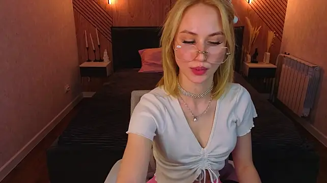 XXX chat uživo modela Miya_Reed0