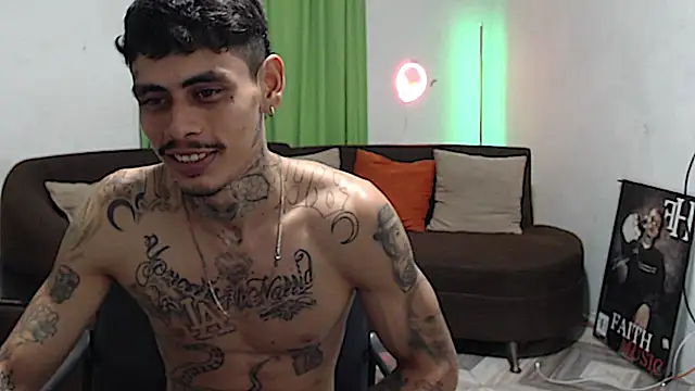 Chat XXX ao vivo de alpha_zom