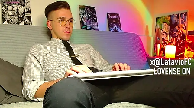 Chatroom XXX en direct de Midnighter_