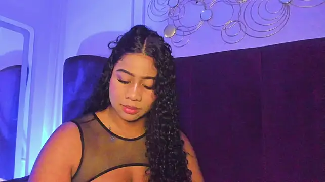 Sofi_Fox_ Chat XXX live