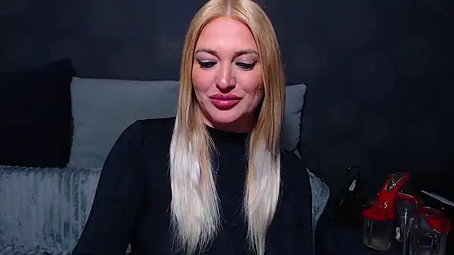 Chat +18 de GodessJulia ao vivo