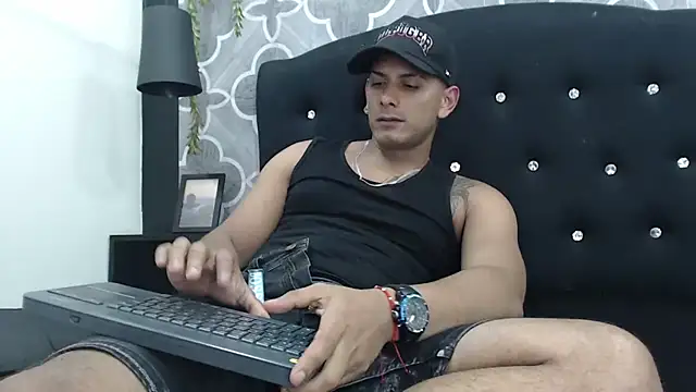 دردشة Chris_Dick23 الجنسية المباشرة