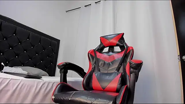 XXX chat uživo modela MaxLeons