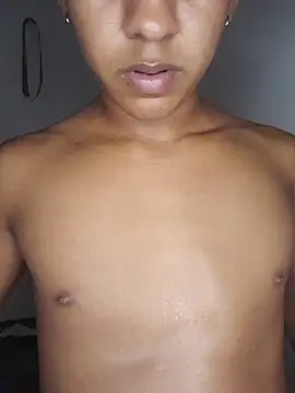 Chat +18 de YourCaramelBoy ao vivo