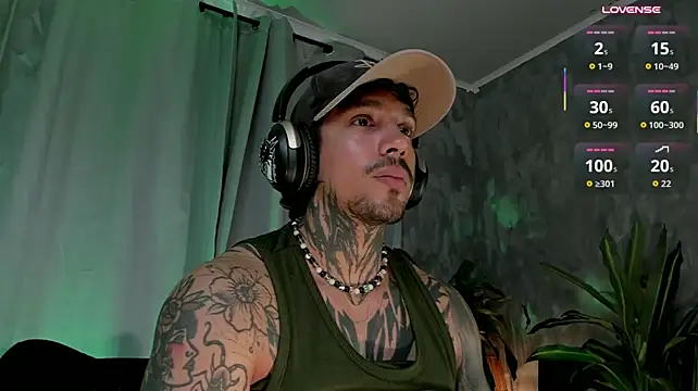 TigerStripes1_'s Live XXX Chat