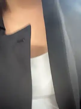 Lola666999 现场XXX聊天