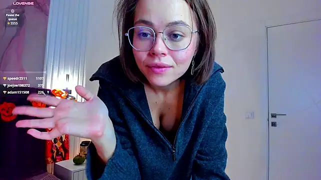 Chat +18 de Kelly_Cuutie ao vivo