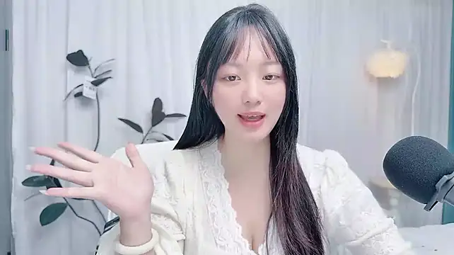 Winnie666999 即時 XXX 聊天
