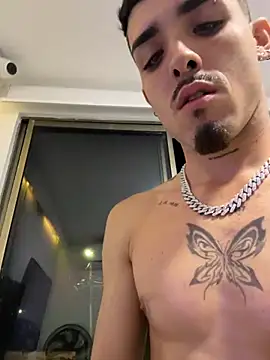 Chatroom XXX en direct de NikoStone_