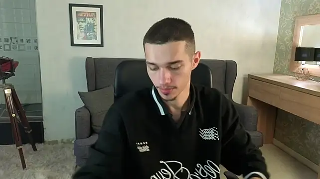 XXX chat uživo modela KaydenDrew