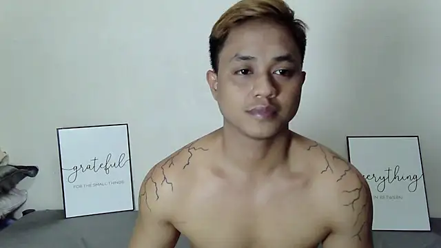 LonelyMark4u 即時 XXX 聊天