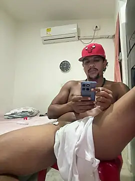 bigdick211292 即時 XXX 聊天