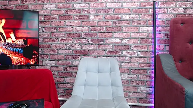 MommyMila84 即時 XXX 聊天