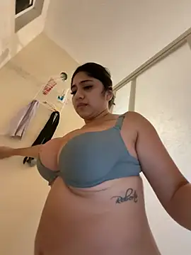 Chatroom XXX en direct de Monica17