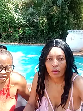 DominiqueLuxe44 即時 XXX 聊天