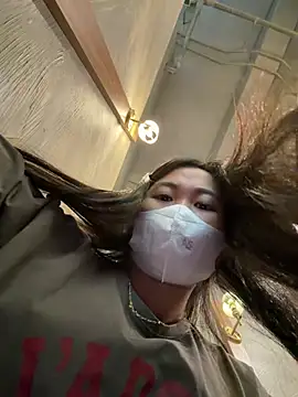Tina_995 即時 XXX 聊天