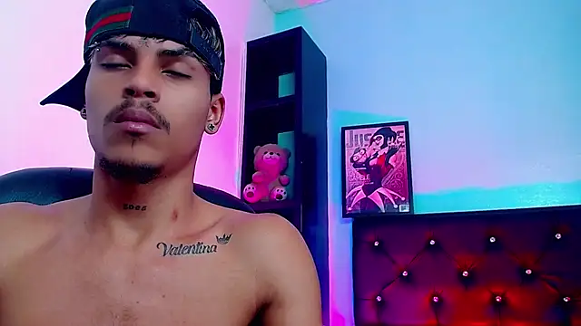 Angel_foxc13 élő XXX-chatje
