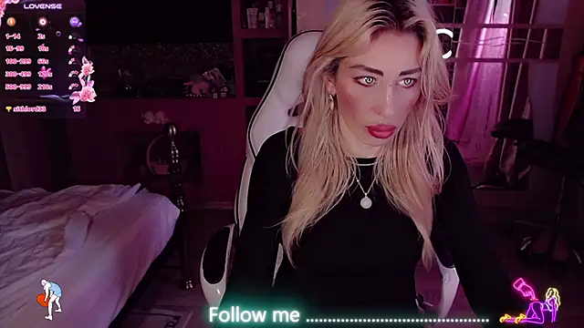 AnnieGOld_ Adlı Modelin Canlı XXX Sohbeti