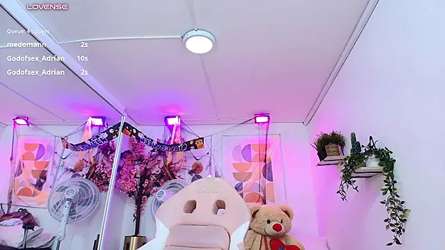 Maggy_t18 即時 XXX 聊天