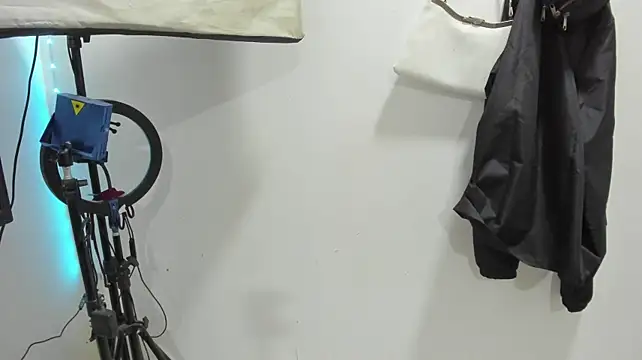 Rihanna_hotx's Live XXX Chat