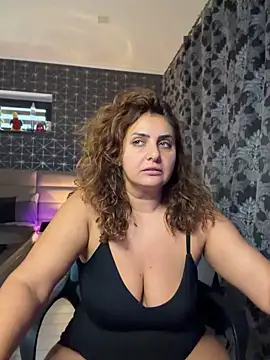 AnneKane Adlı Modelin Canlı XXX Sohbeti