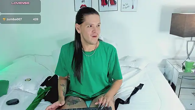 MatthewDavis_ Live XXX Chat