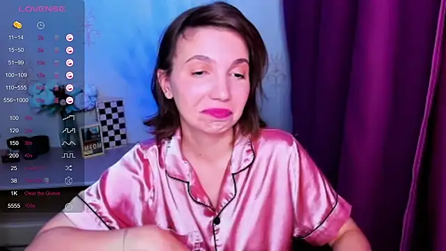 XXX chat uživo modela KindHazelHere_