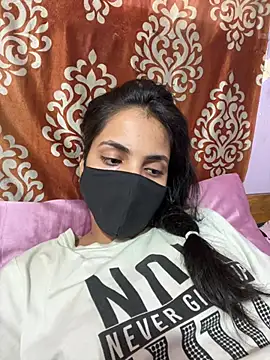 Sandhya_77's Live XXX Chat