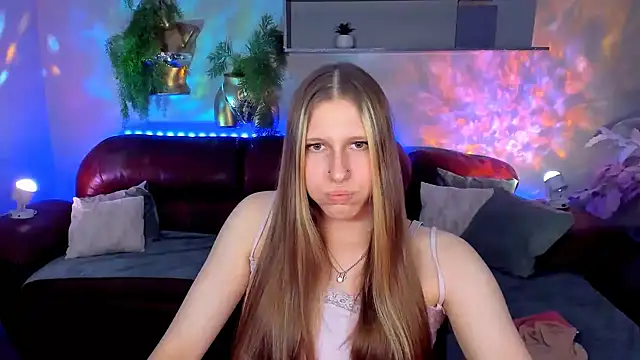 MiaCream Adlı Modelin Canlı XXX Sohbeti